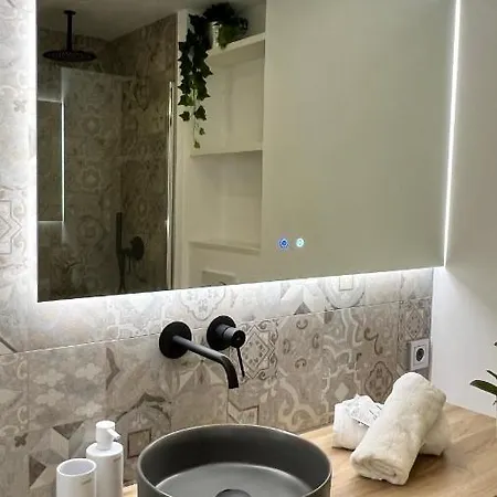 Sea View By Laura Apartment *